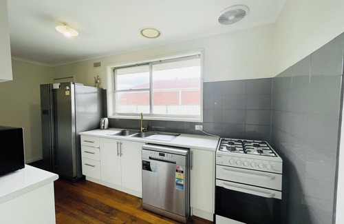 Sunshine West Casa | D118 Cawood Family Stay