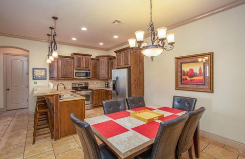 St. George Hotel | D3 Spacious Sunset Suite Second Floor 2-bedroom
