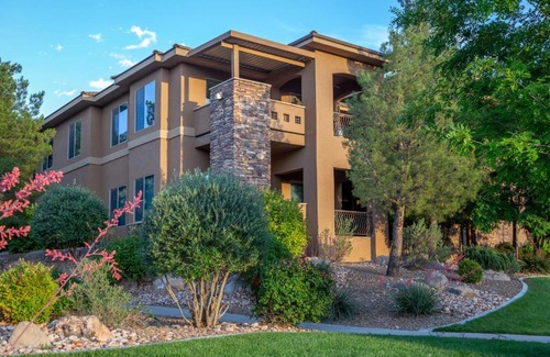 St. George Hotel | D3 Spacious Sunset Suite Second Floor 2-bedroom