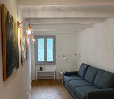 Colonno Apartamento | Da Mirella apri la finestra e innamorati del lago!