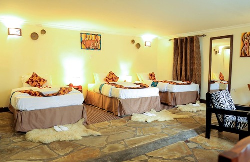 Kinigi Cabina | Da Vinci Gorilla Lodge