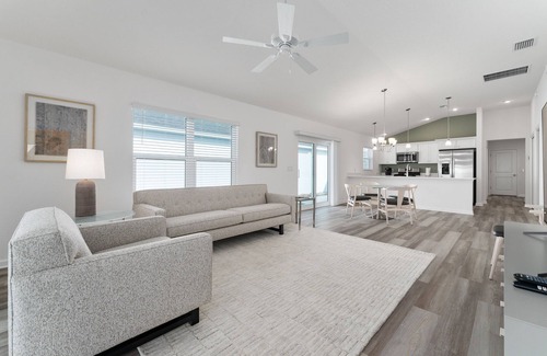 Okahumpka Casa | Dabney Villa - Near Leesburg - GOLF CART - Dog Friendly