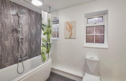 Darlington Casa | Dacama at Dene Grove- with Patio and 2 Free Parking