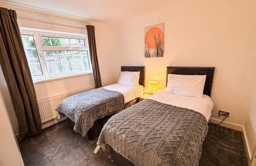 Darlington Casa | Dacama at Dene Grove- with Patio and 2 Free Parking