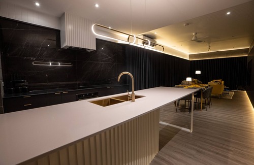 Nelly Bay Casa | Dacha on Maggie No#1 OPULENT AND LUXURIOUS