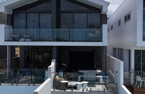 Nelly Bay Casa | Dacha on Maggie No#1 OPULENT AND LUXURIOUS