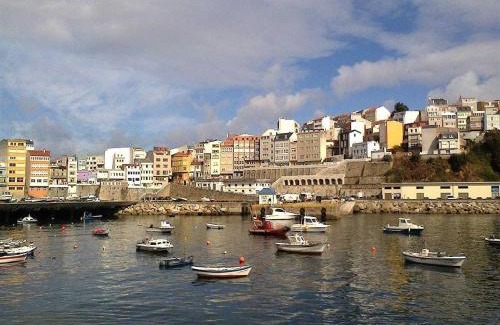 Malpica de Bergantinos Apartamento | Dachwohnung mit Terasse und Meerblick unweit des Strandes