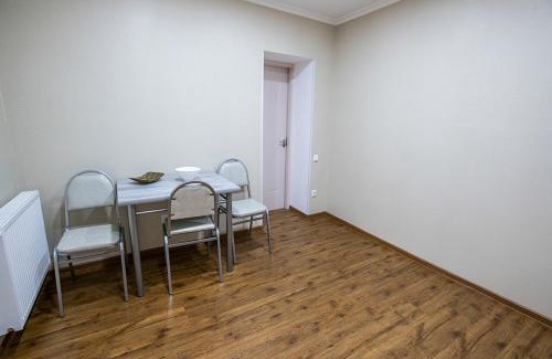 mtatsminda Apartamento | Dada - Cozy apartment in the center of Tbilisi