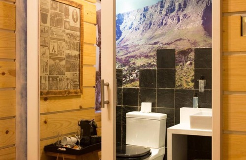 Cape Town City Centre Hotel | Daddy Long Legs Art Hotel