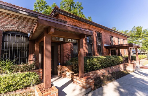 Dade City Casa | Dade City's Historic 1892 Locke Inn Estate