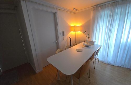 Daemyeong-dong Apartamento | Daegu, Apsan, Room 2, Spacious Living Room, Emotional Dining, Pretty Bathtub, Parking Guaranteed