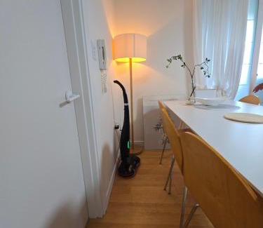 Daemyeong-dong Apartamento | Daegu, Apsan, Room 2, Spacious Living Room, Emotional Dining, Pretty Bathtub, Parking Guaranteed