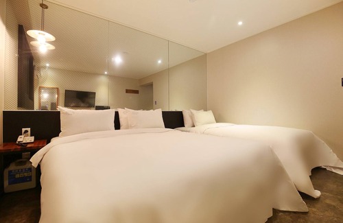 Bongmyeong-dong Hotel | Daejeon Yuseong One