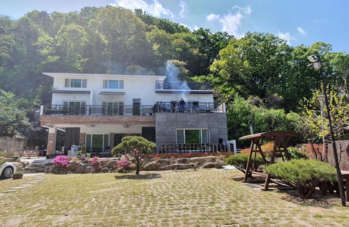 Ulsan Casa | Daeunsan Mountain Valley Pension