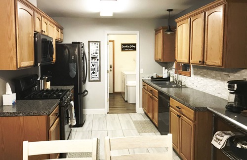 Howard Cabaña | Daffodil Hill - w/Hot Tub - Near Kenyon & Mohican