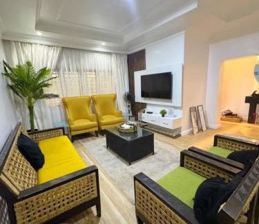 Kwara Apartamento | Daffodil House 3 Bed Terrace in Lekki Phase 1 with 24hr Light & Security