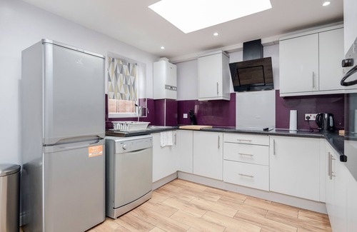 River Casa | Dagenham Dream House - 4 Bedrooms