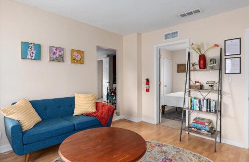 Corcoran Apartamento | Dahlia Apartment - In Quiet Corcoran Neighborhood with Easy Access to Downtown