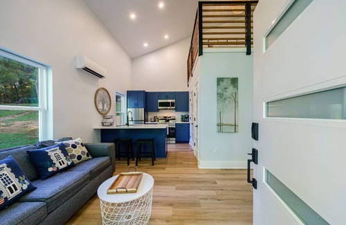 Dahlonega Casa | Dahlonega Tree Tops Tiny Home @HuddleTiny Homes