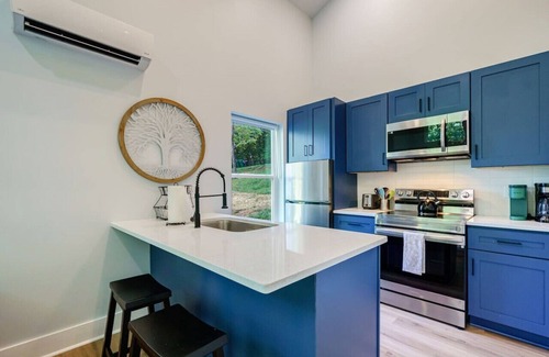 Dahlonega Casa | Dahlonega Tree Tops Tiny Home @HuddleTiny Homes