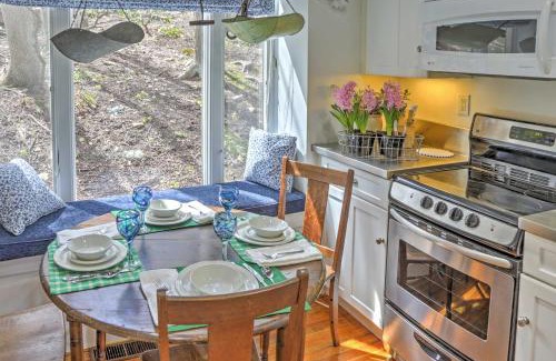 New Preston Casa | Dainty New Preston Cottage with Dock and Lake Views!