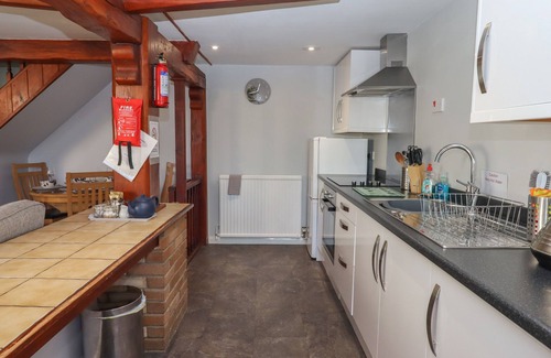 Ash Mill Cabaña | DAIRY COTTAGE, pet friendly, with a garden in South Molton
