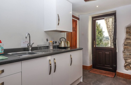 Ash Mill Cabaña | DAIRY COTTAGE, pet friendly, with a garden in South Molton