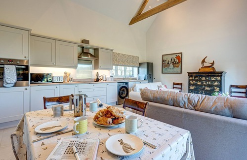 Bladon Casa | Dairy Lodge | Bladon Holiday Let | 2 Beds & Sleeps 4