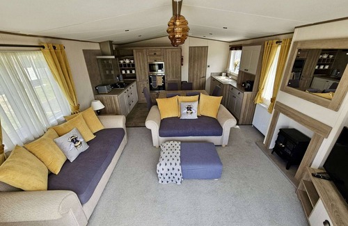 Ampney Crucis Casa | Daisy, A Hot Tub Home, Also Dog Friendly