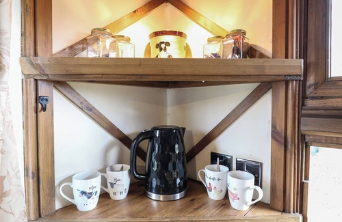 Woodbridge Cabaña | DAISY (COW SHED 1), character holiday cottage in Campsea Ashe
