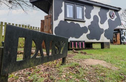 Woodbridge Casa | Daisy Cow Shed 1