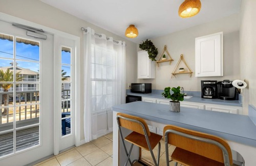 Cedar Key Condominio | Daisy House: Downtown Cedar Key. Walk to everything!