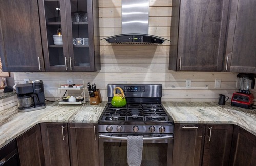 Normal Casa | Daisy Lane | Hot Tub | Heated Pool | Pool House