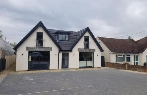 Kidlington Apartamento | Daisy Lodge - Spacious Two Bed Flat - Parking, Netflix, WIFI - Close to Blenheim Palace & Oxford - F1