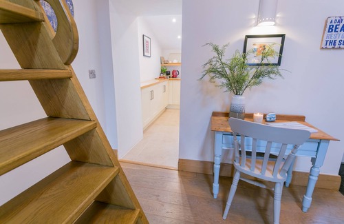 Llanfaethlu Apartamento | Daisy Moo - sleeps 6 guests in 3 bedrooms