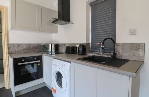 Earls Barton Cabaña | DAISY, pet friendly, character holiday cottage in Northampton