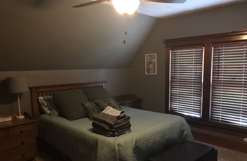 Polk County Casa | Dala House es un maravilloso destino en Stromsburg, Nebraska