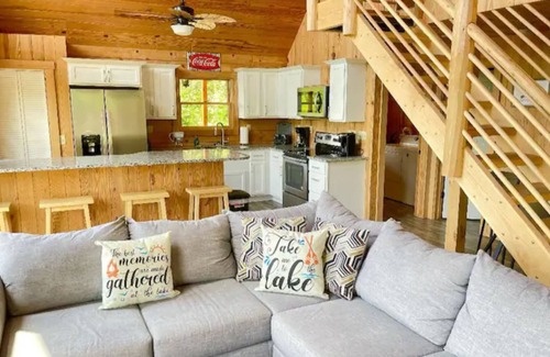 Byrdstown Cabina | Dale Hollow Lakeview Getaway Log Cabin 3 Bedroom 2.5 Baths Scenic View Game Room