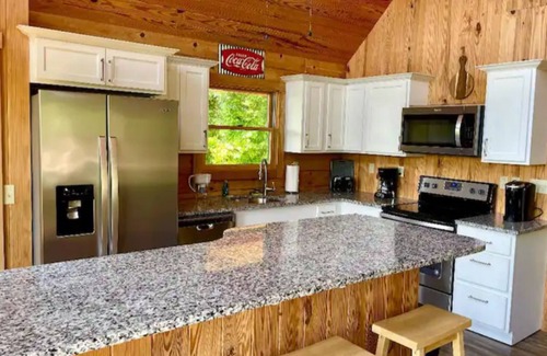 Byrdstown Cabina | Dale Hollow Lakeview Getaway Log Cabin 3 Bedroom 2.5 Baths Scenic View Game Room