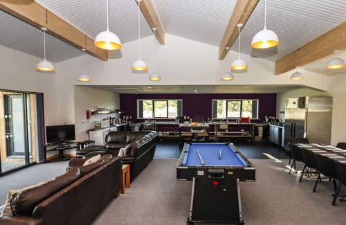 Ingleton Cabaña | DALE'S LODGE, family friendly, with a garden in Ingleton