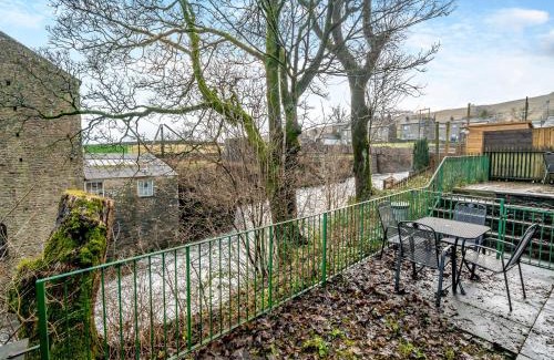 Hawes Casa | Dale View