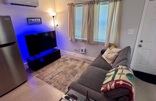 Oak Cliff Apartamento | Dallas - Bishop Arts Guest Studio - Pet Friendly!