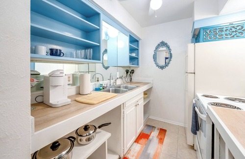 Knox - Henderson Condominio | Dallas Vacation Rental Condo w/ Community Pool!