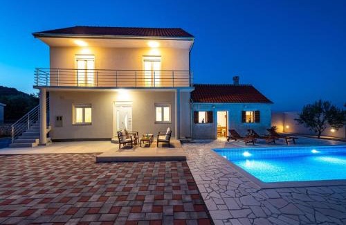 Velim Casa | Dalmatia Pool Villa Retreat