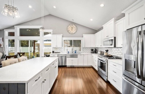 Dalton Gardens Casa | Dalton Garden Escape - 8 minutes from Hayden Lake