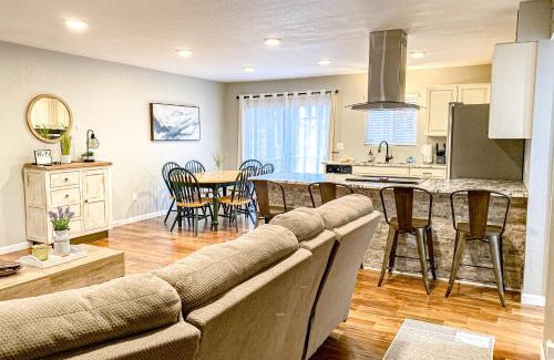 Pinetop Casa | Dam Fun Cabin