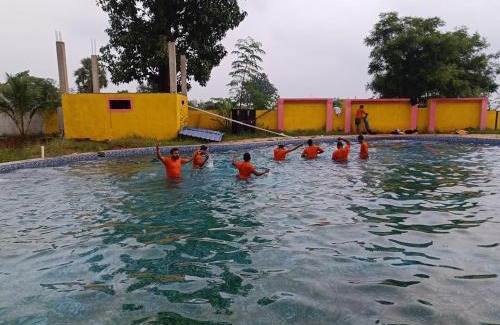 Baripada Complejo | Dam view water park & Resort