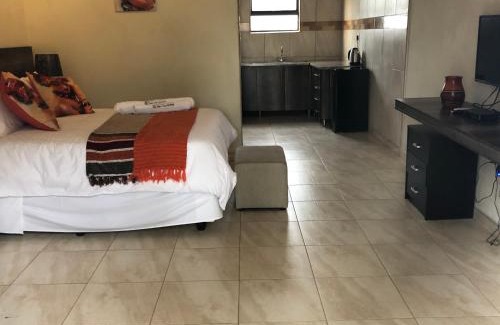 Greater Giyani Cabina | Dam Vista Retreat
