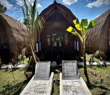 Sumbawa Barat Hotel | Damai Bungalows