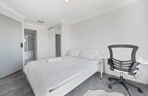 City East Apartamento | Dana-Ensuite in Central Shared Duplex Apartment